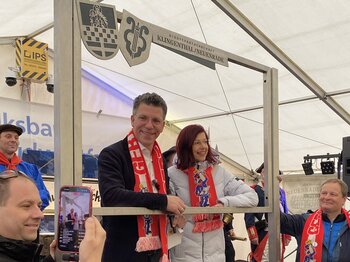 Zum 35-jährigen Jubiläum unserer Städtepartnerschaft hat uns die Stadt Klingenthal einen begehbaren Fotorahmen geschenkt.