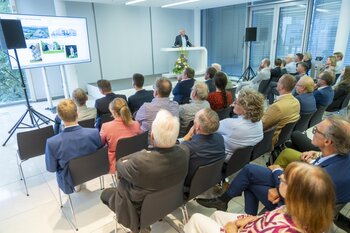 Bürgermeister Antonius Wiesemann war als Redner beim Sommerempfang des Landesverbandes Erneuerbare Energien NRW zu Gast.