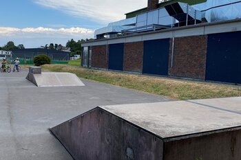 An der Niederheide beginnen nun die Bauarbeiten für die neue Rollsportanlage.